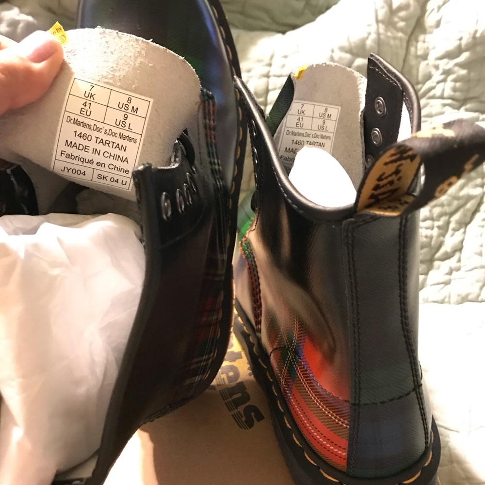 Dr Martens Tartan New never worn size 9US/7UK